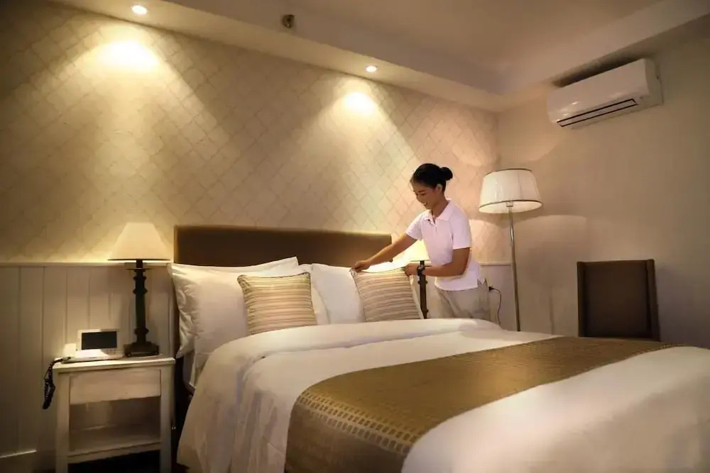 Sola Hotel & Sola Bed and Breakfast