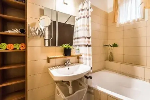Park View Apartment with Sauna, A/C