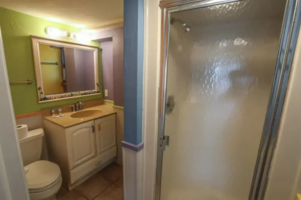 205 Bayview Ave. - M