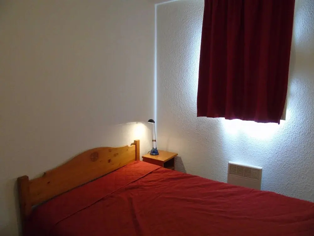 Lou Services Apartment CB18 LSI 001