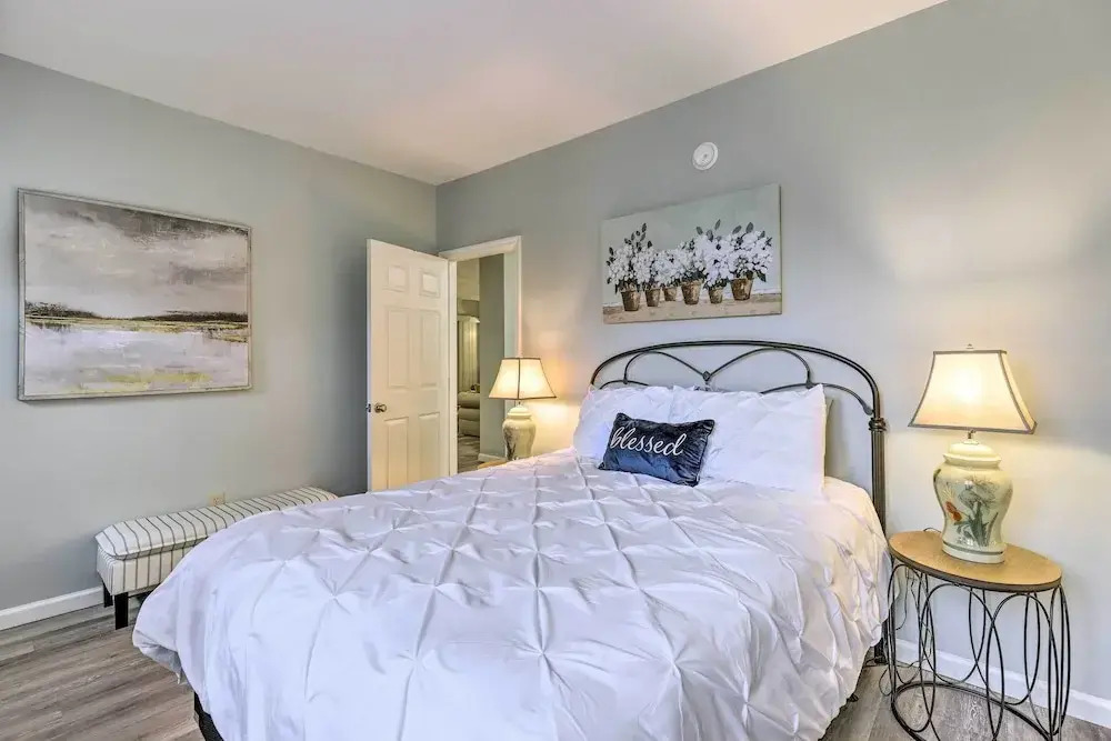 Lovely Finger Lakes Vacation Home Near Seneca Lake