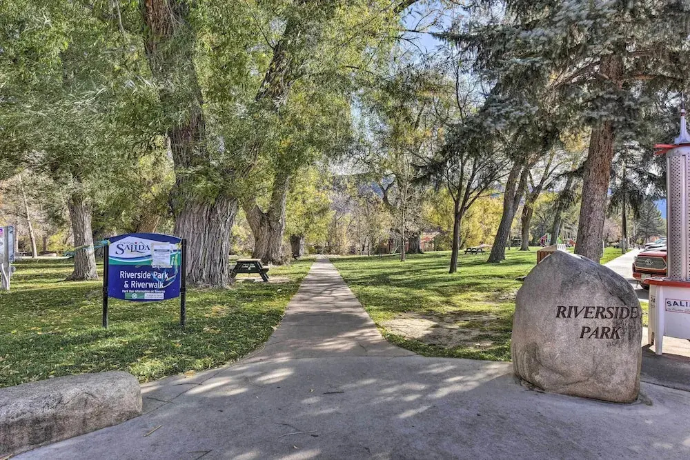 0776: Walk to Arkansas River: Historic Palace Loft