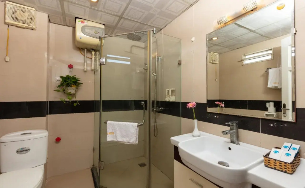 Hanoi Amore Hotel & Travel