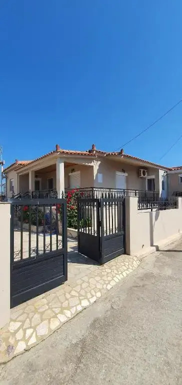 Tonia’s & Chris House