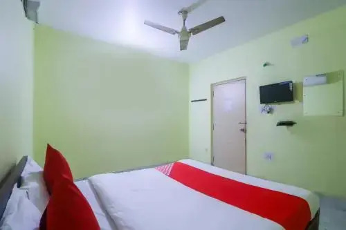 Shanti Bhavan by OYO Rooms