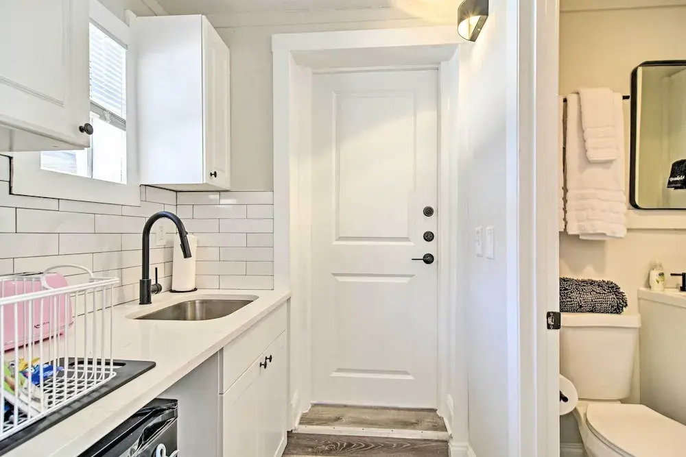 2 Conjoined Units - Steps From Madeira Beach!