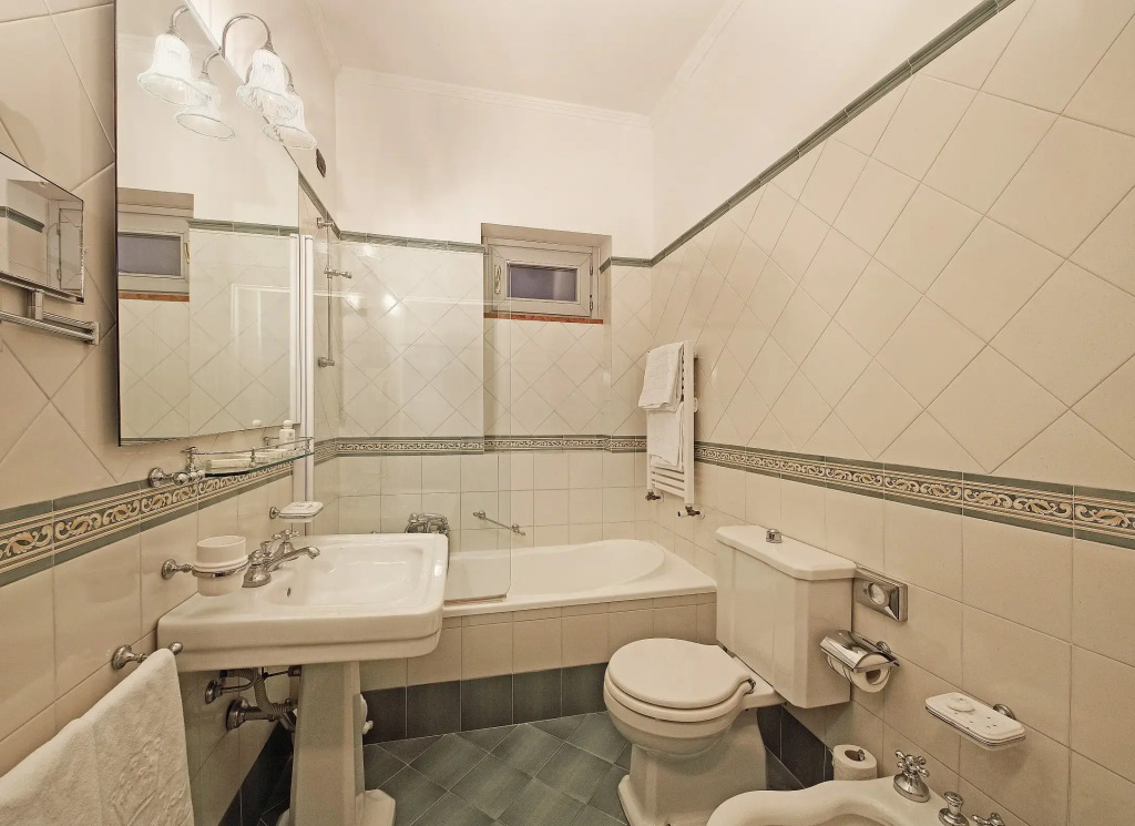 Hotel Savoy Palace