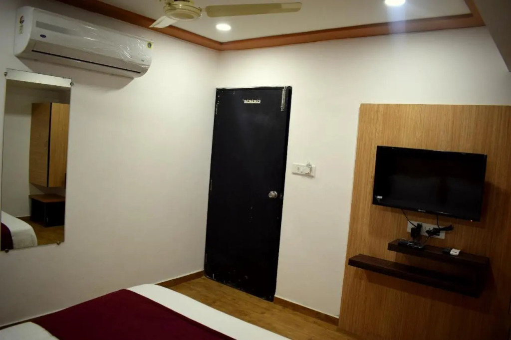 Hotel Palak Palace