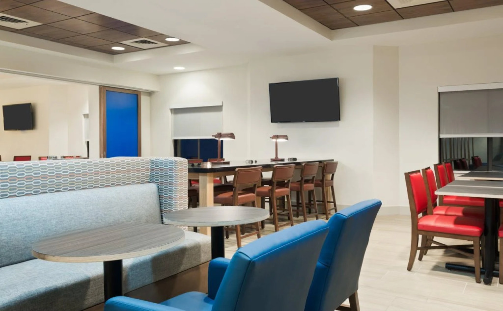 Holiday Inn Express & Suites - Nearest Universal Orlando by IHG