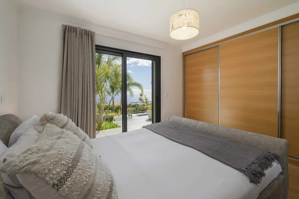 Pool, Garden and sea View - Villa Hibiscus