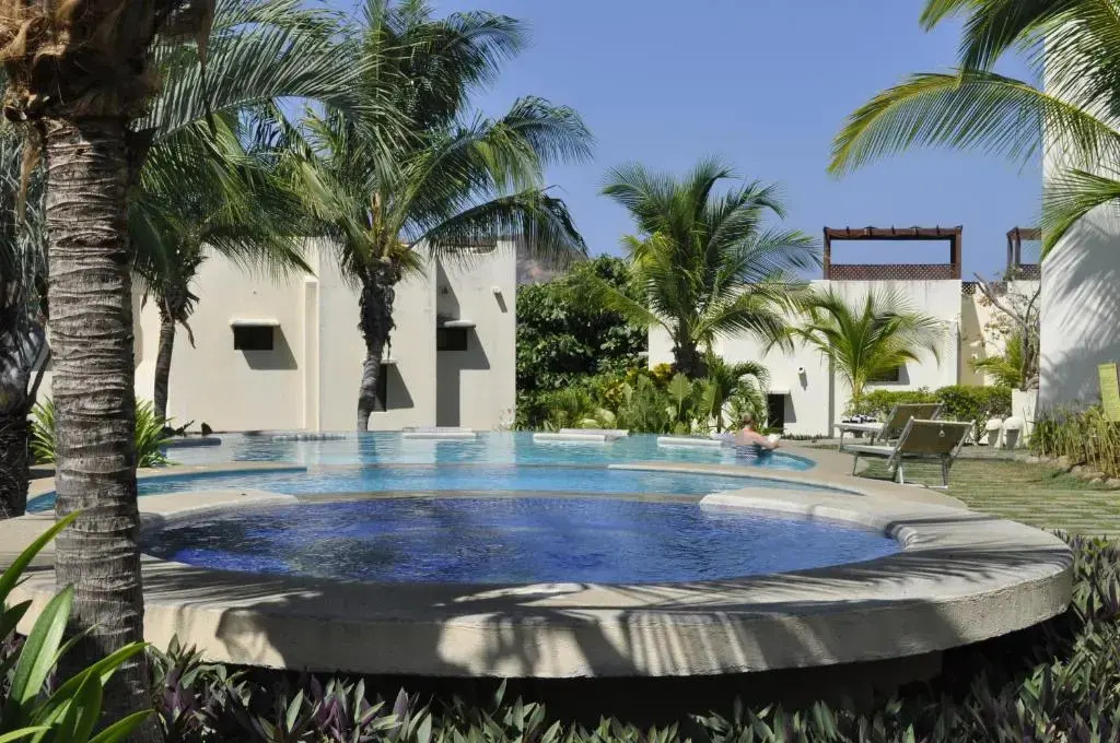 Tropical Gardens Suites and Apartments