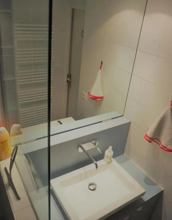 Apt Golfe Juan - 5min des plages - Parking privée - Piscine Rooftop