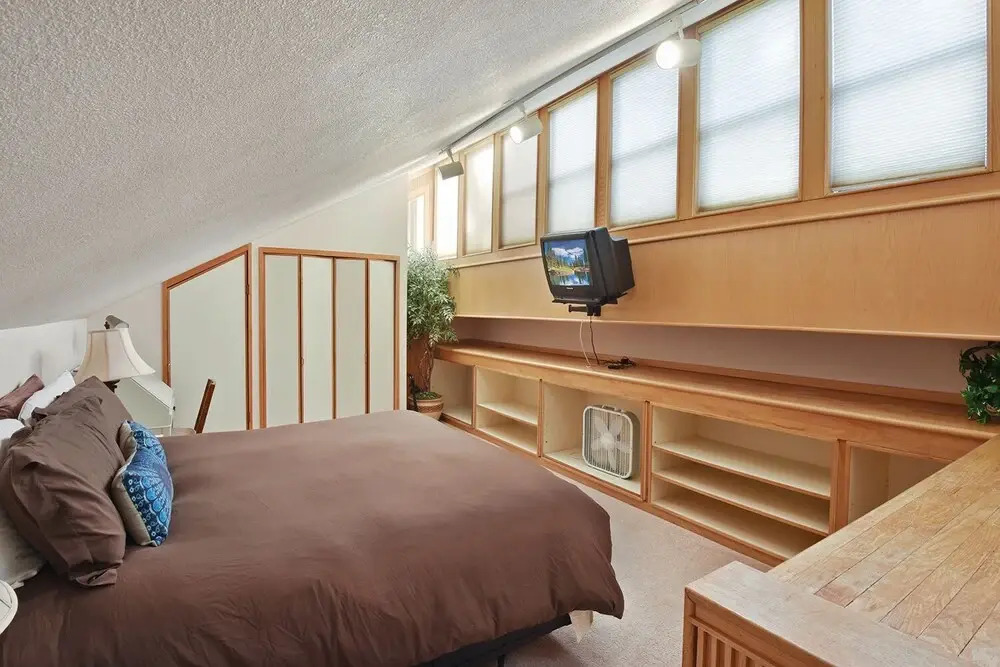 Sunset Lodge
