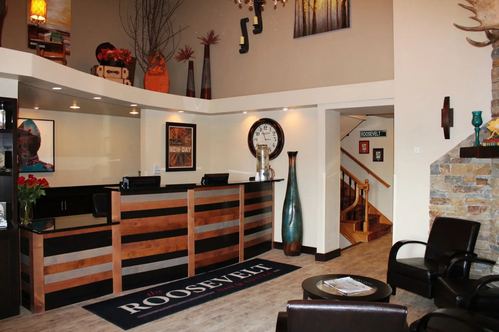 Roosevelt Inn & Suites