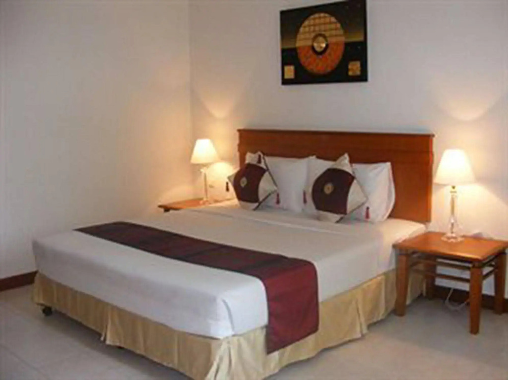Crown Pattaya Beach Hotel