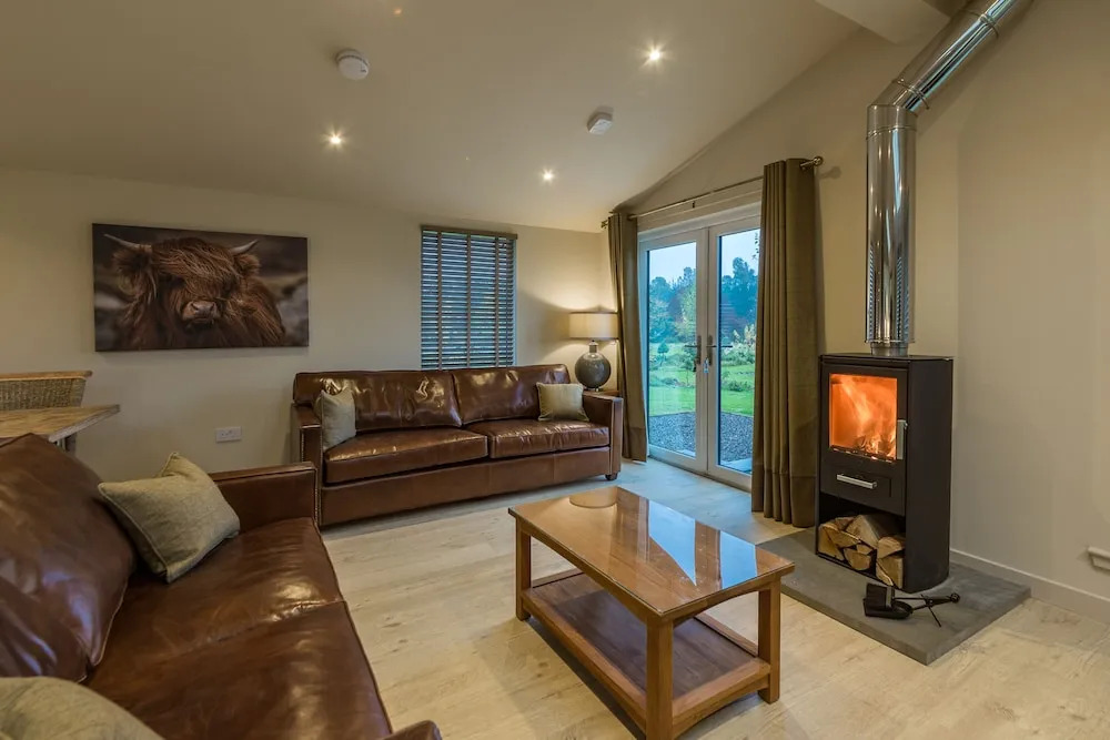 Tay Lodge, Sleep 6, Real log Stove, pet Friendly