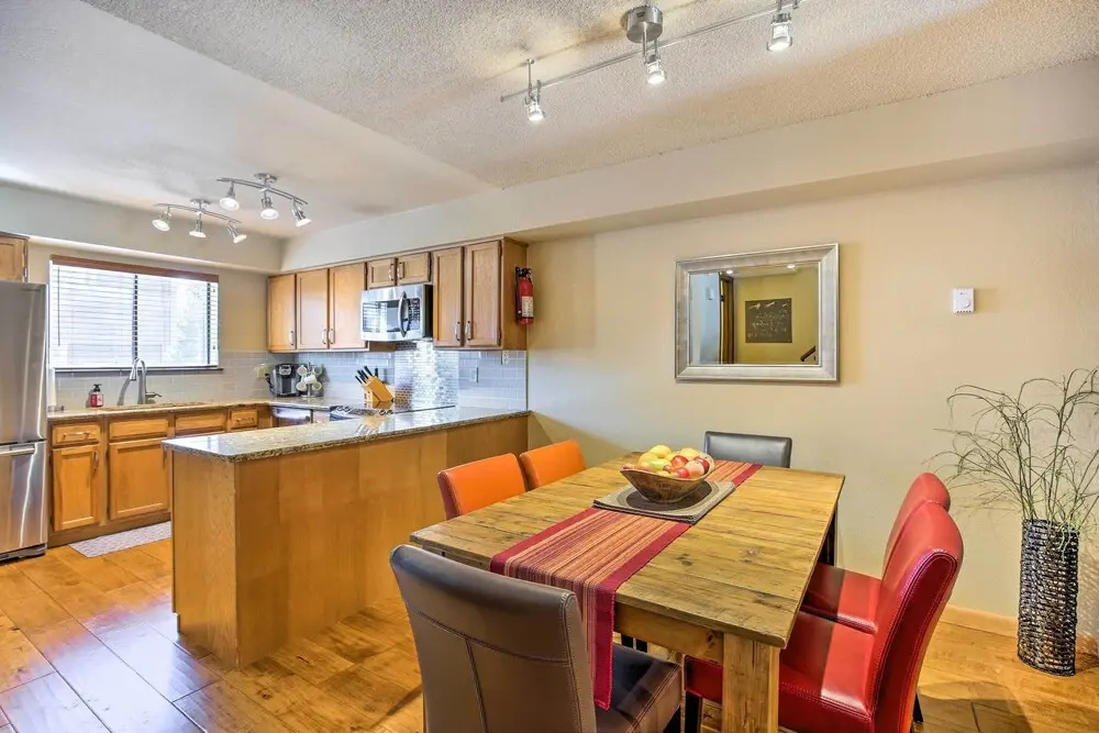 Park Place Deer Camp Condo: Ski-In, Walk To Main St, Lift