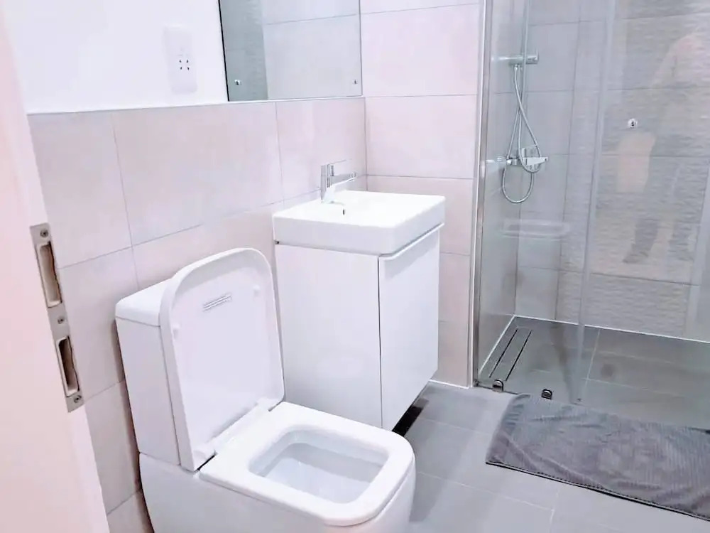 Unique 2 BDR Apartment at Loxwood House With Rooftop Pool and Gym