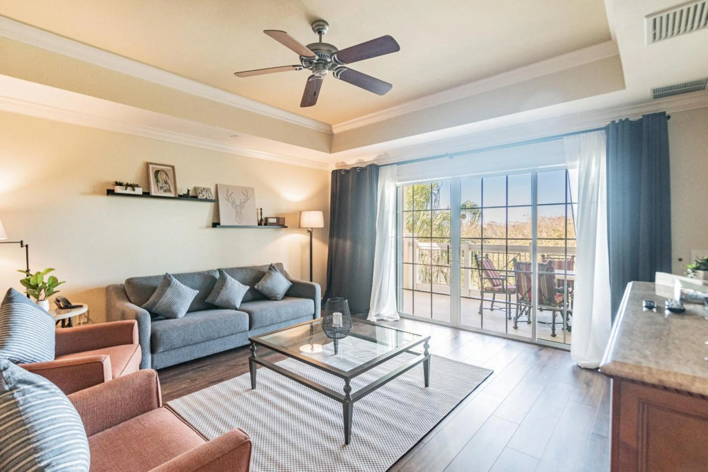 A DISNEY REUNION! 5 Heated Pools, New, Near Dis, Sleeps 8