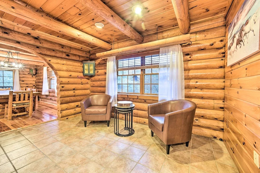 Spacious Cabin w/ Decks Near Saratoga Race Course!