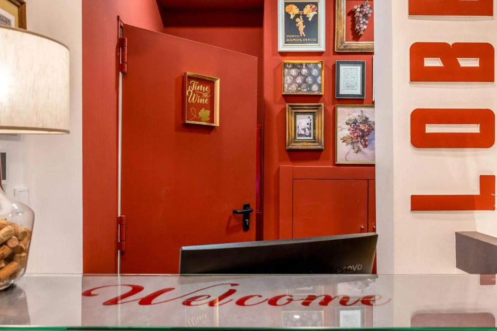 Lisbon Wine House - Rooms & Suites
