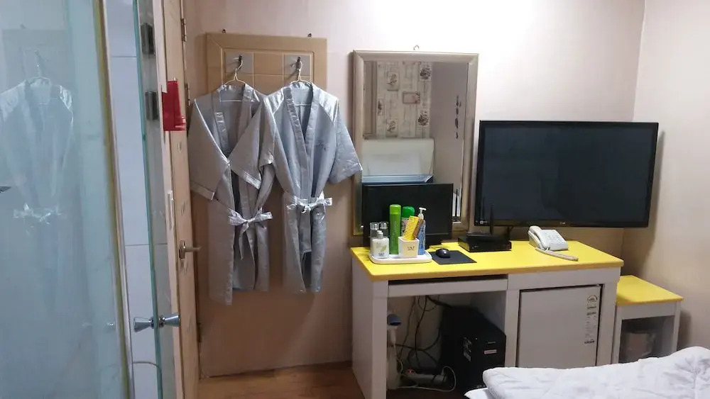 U&I Hotel in Guri