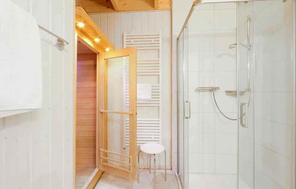 Nice Home In Ostseeresort Olpenitz With Sauna