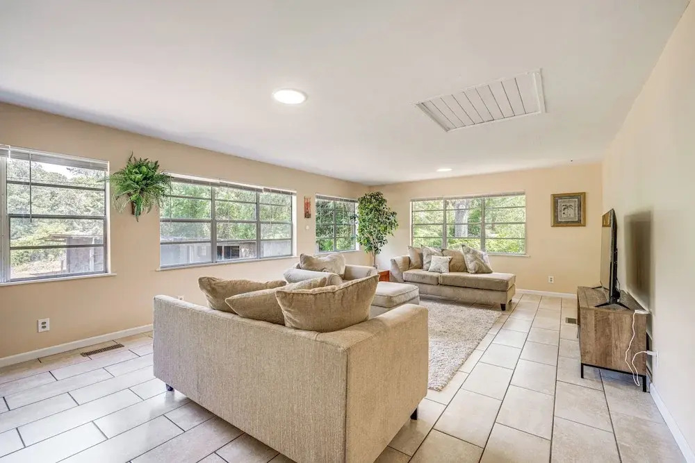 1 Mi to Robins Afb: Family-friendly Home!