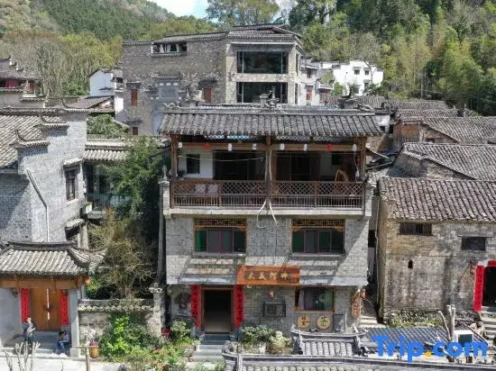 Riverside Warm Hostel