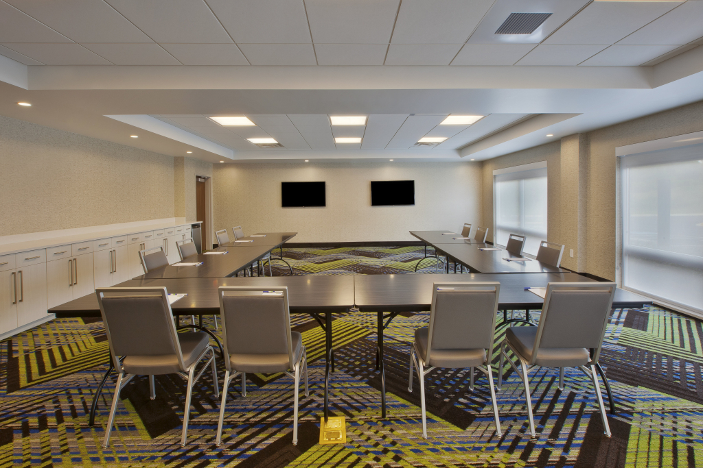 Holiday Inn Express and Suites South Hill by IHG