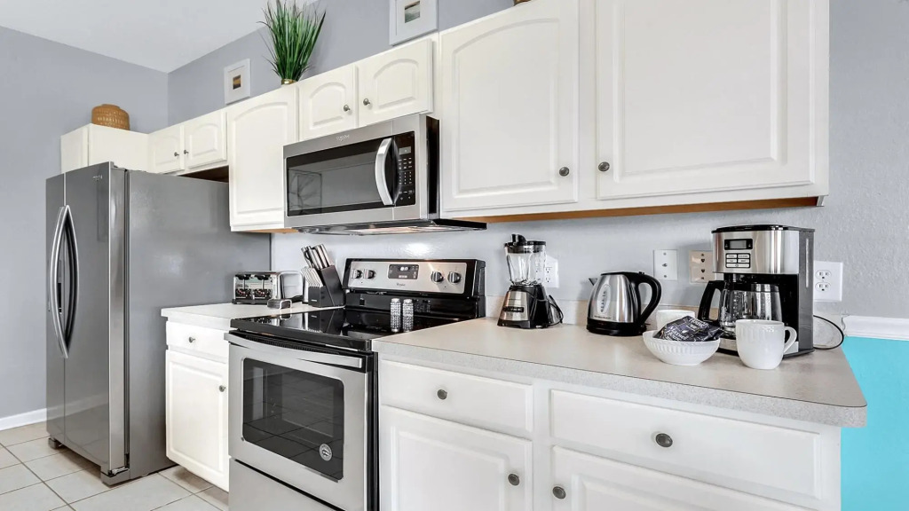 All En-suite Bath 5BR Disney Home w Pool SPA