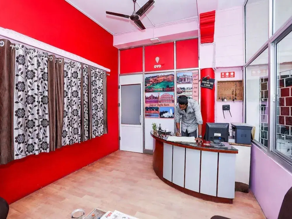OYO 22047 Hotel JAL MAHAL
