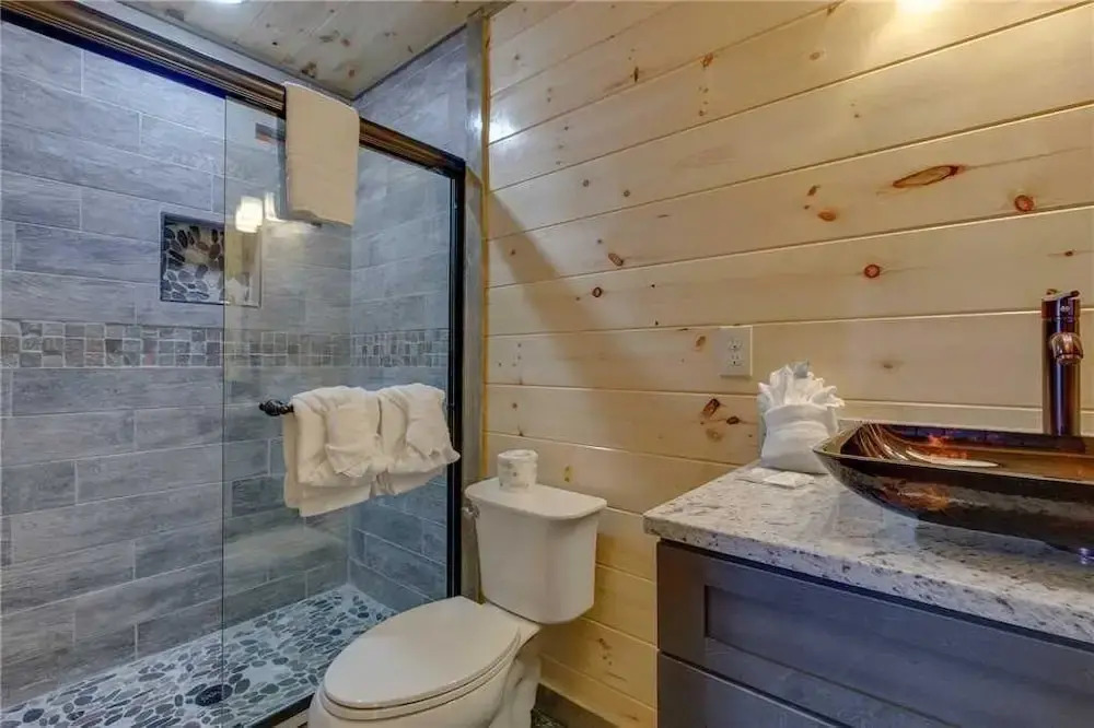 Mirror Pond - Four Bedroom Cabin