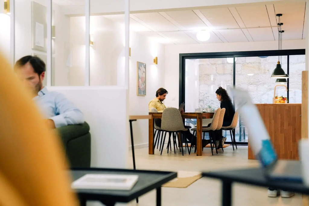 Outsite Bordeaux - Work, Connect, Explore