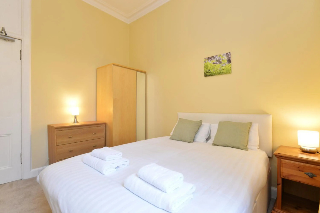 Executive 3 bed in The Meadows