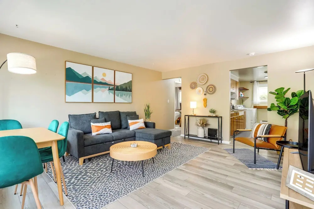 Seattle Scandi-boho Gem: Walk to Waterfront!