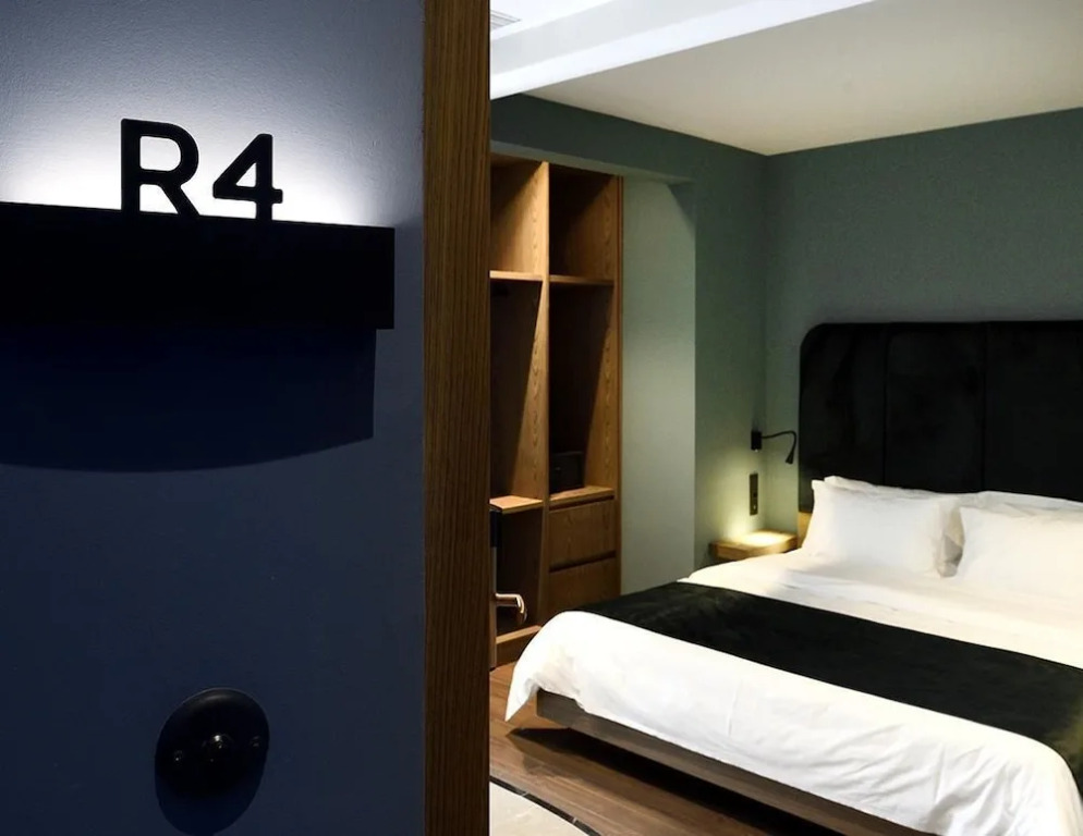 Roomore Apartments