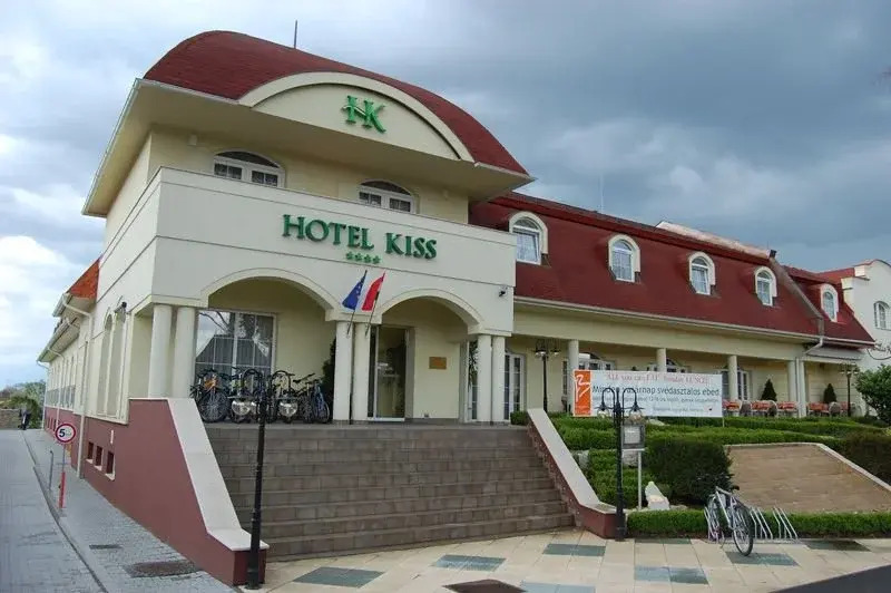 Hotel Kiss