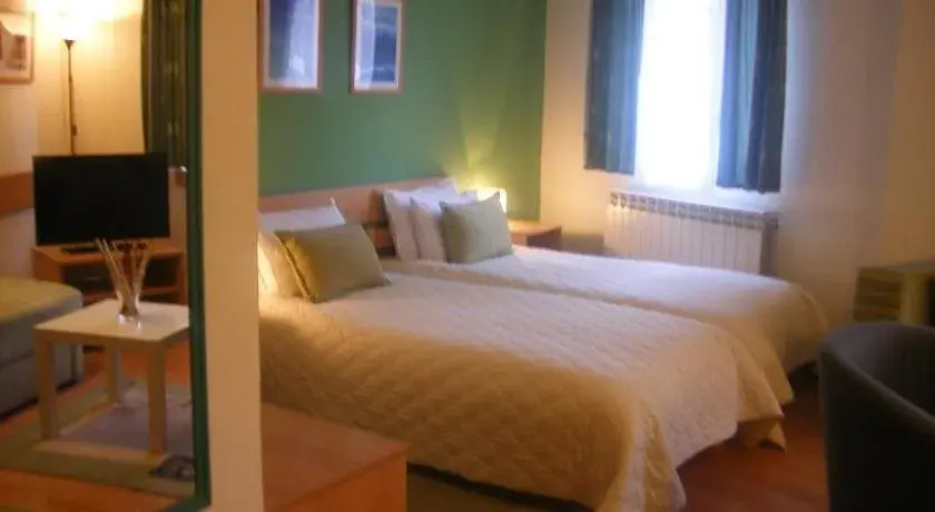 Hotel 7