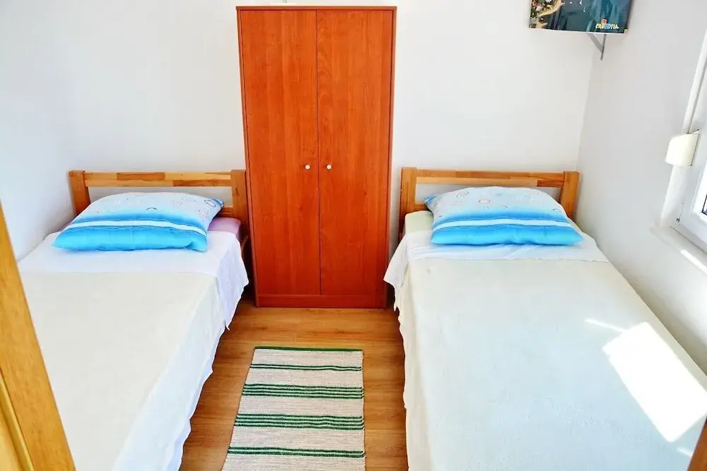 Charming Apartment in Vrsi Mulo, Great Place in Dalmatia for Family Vacation