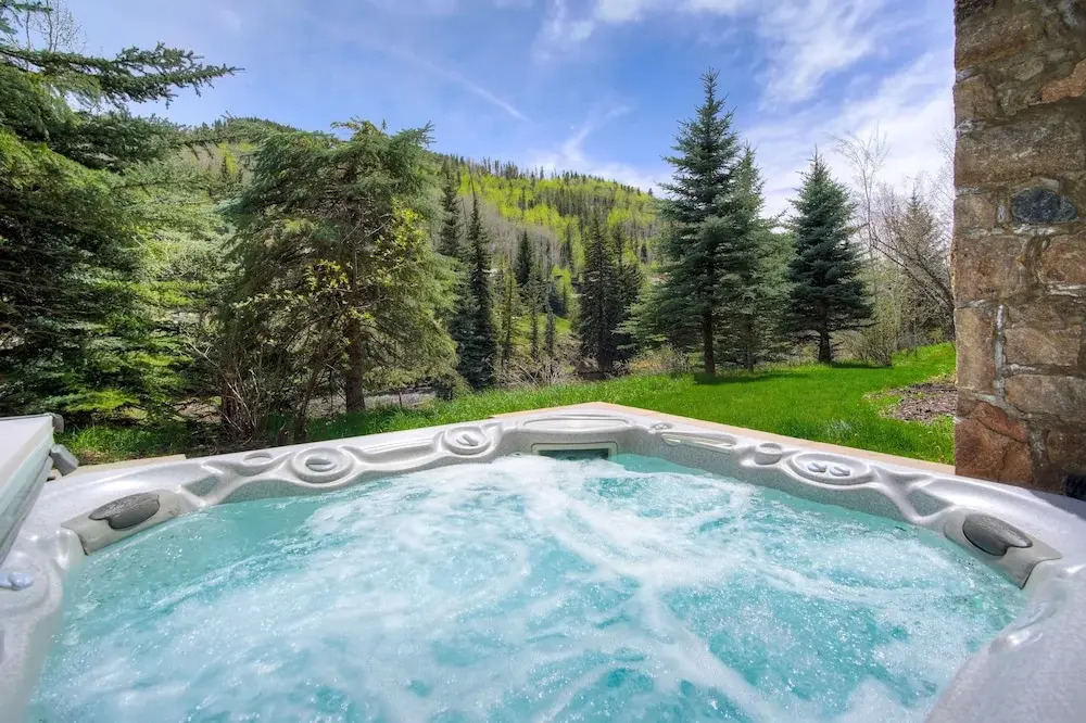5BR Alpine Luxury Home with Private Hot Tub by RedAwning - Save 20% on 7+ Nights!