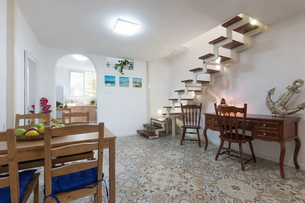 Gorgeous Apt in Neve Tzedek with Parking