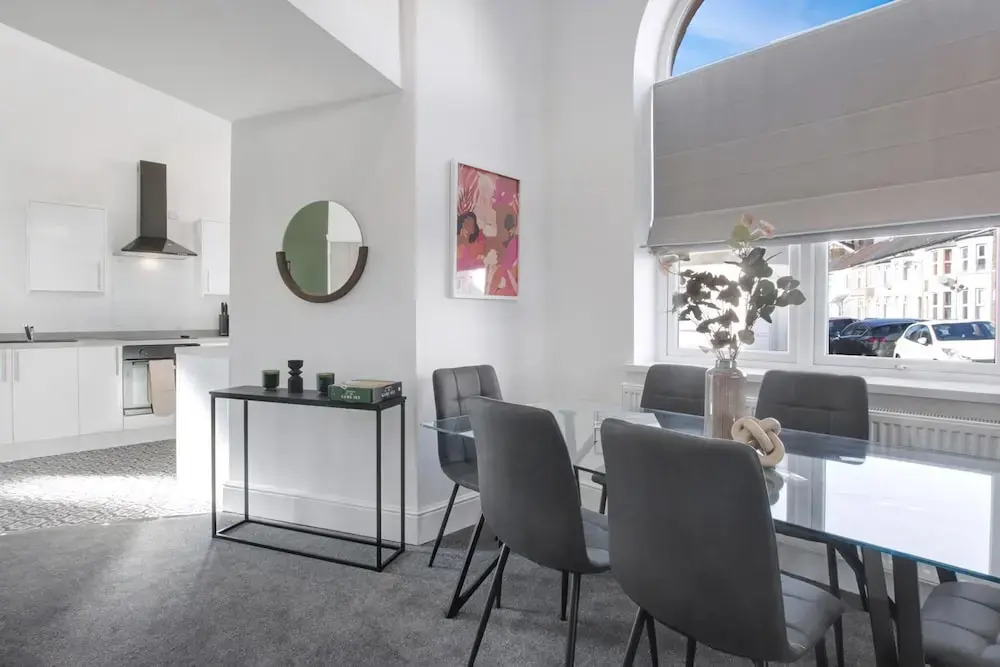 Compact 1-bed Flat for Friends & Colleagues
