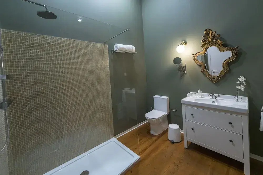 Guesthouse Bonjardim by LovelyStay