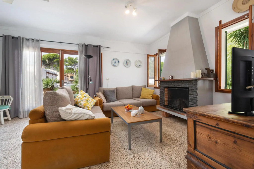 OMBRA DE PINS - House with terrace and 400 metres from the beach Free WiFi