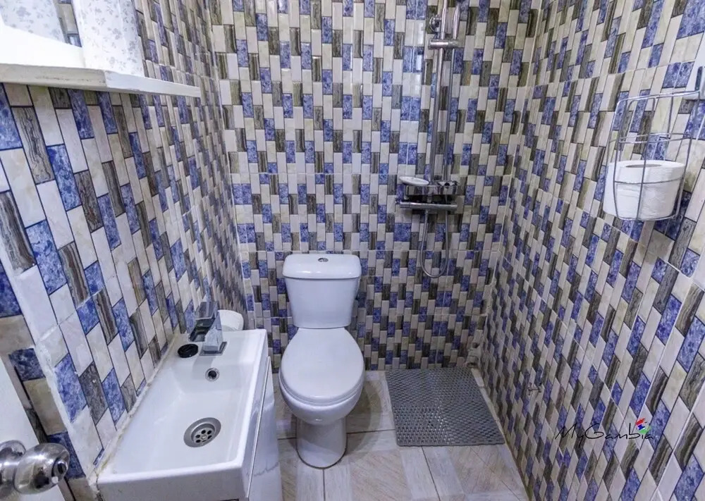 Lovely 13-bed Complex on Cape Point Beach, Bakau - Bojang River Lodge