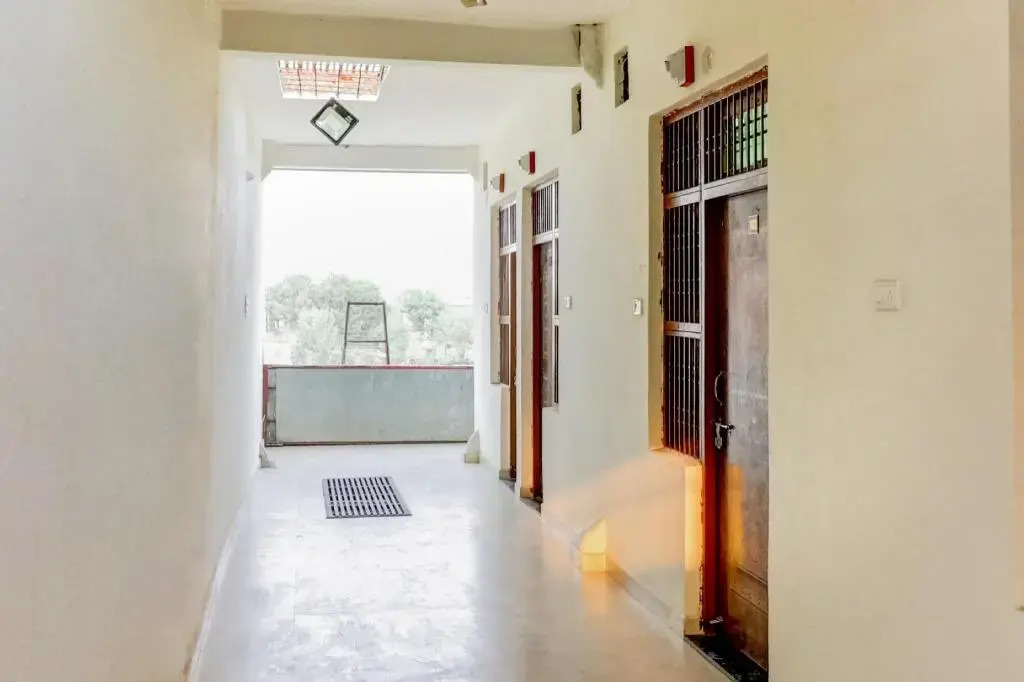 Ashoka Hotel And Guest House by OYO Rooms