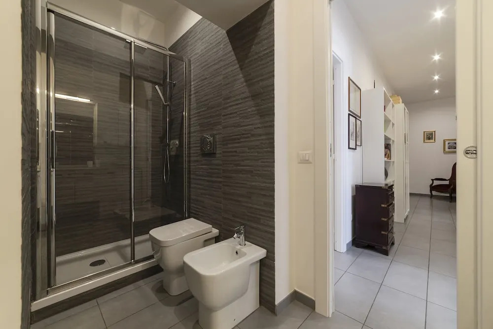 GuestHost - Porta Pia & Villa Torlonia Apartment with Balcony