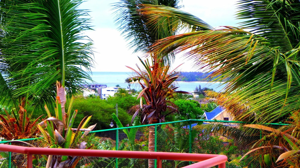 Le Gite du Bonheur Guest House & Car Rental