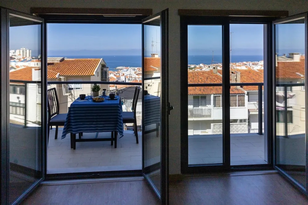 Belle Vue Apartment by Acasadascasas